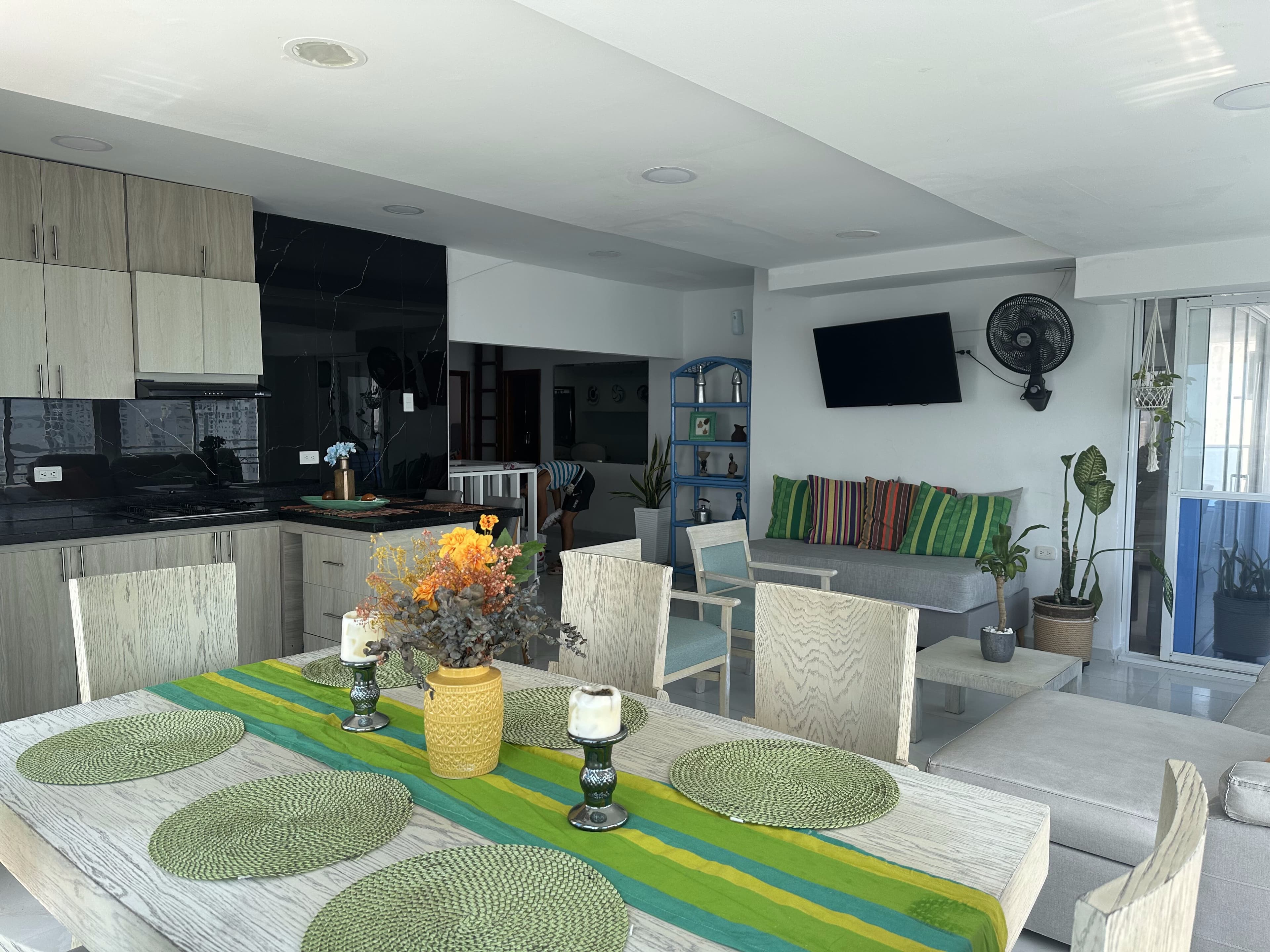 Zafiro kitchen and dining
